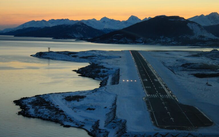 World S Southernmost Airport Fascinating Photos Ushuaia Airport Photos