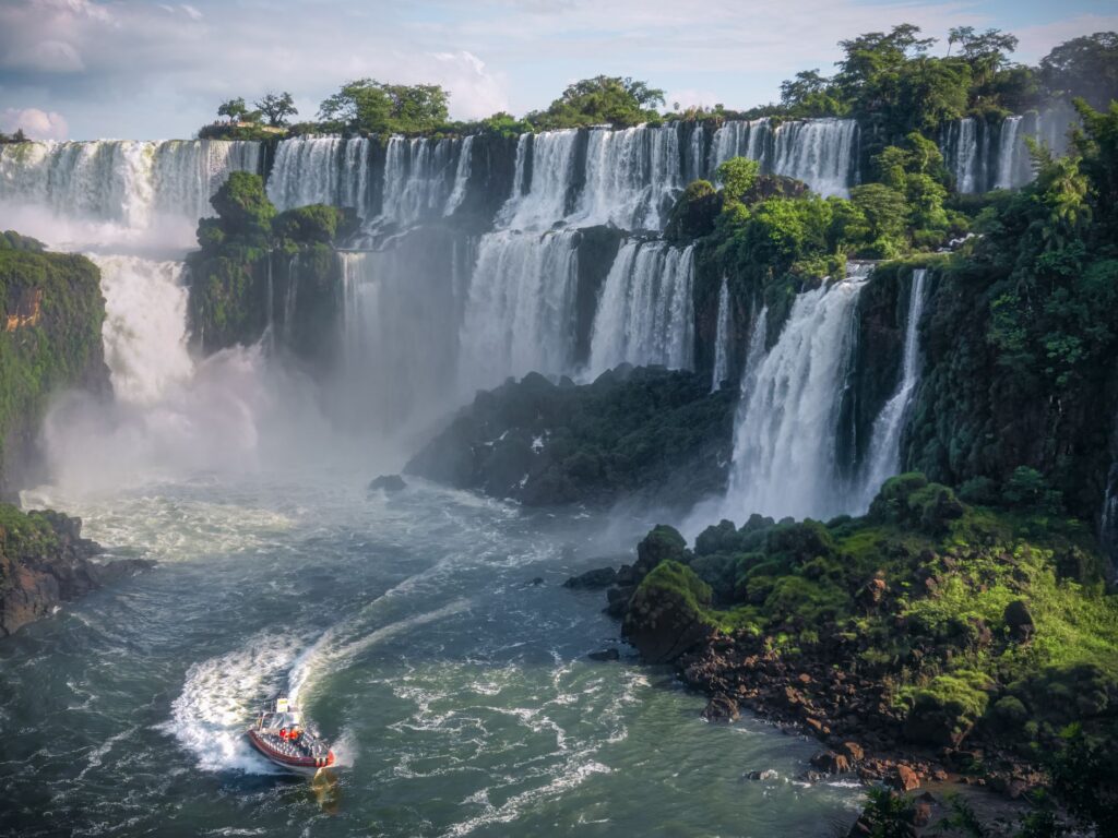 Boat rides Iguazu Falls