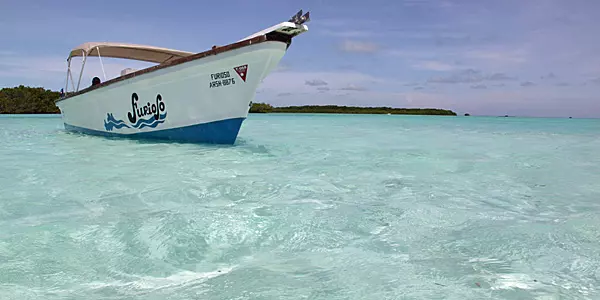 Travel between Islands in Los Roques